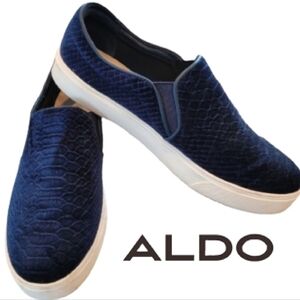 ALDO Navy Blue Velvet Croc Pattern Slip On Casual Sneakers, Size 8.5